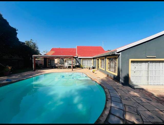 4 BEDROOM HOUSE FOR SALE IN CROYDON